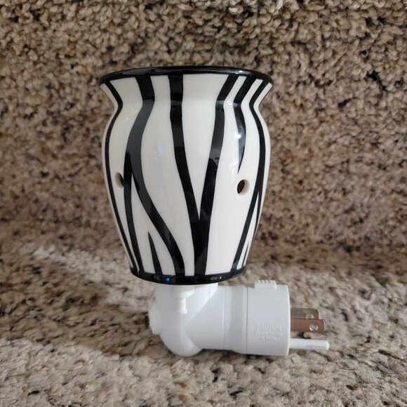 Scentsy Zebra Warmer - Picture 3 of 4